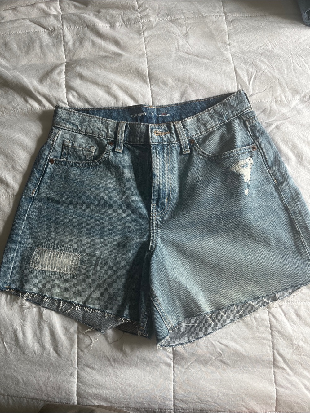 Old Navy Women’s Light Wash Distressed Denim Shorts